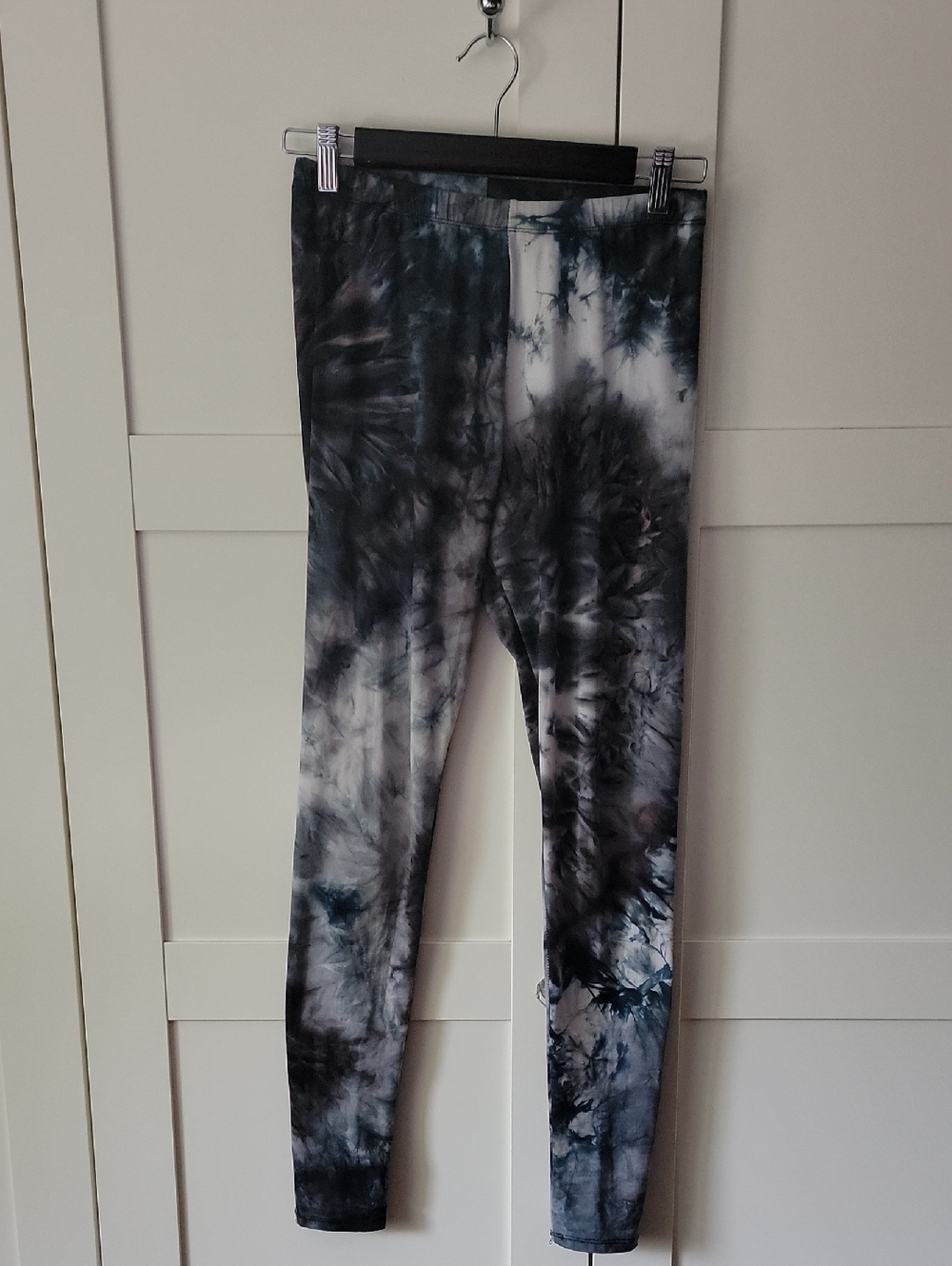 ❄️3/$30 Tie-Dye Leggings - Black & Gray